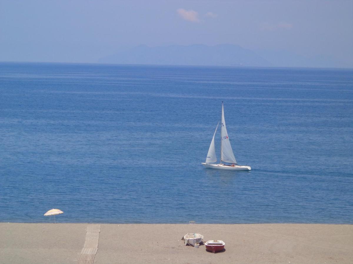 Vacanze Al Mare Patrizia'S Sweet Home Terme Vigliatore Bagian luar foto